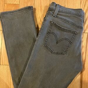 Women’s Levi Wedgie Straight 27